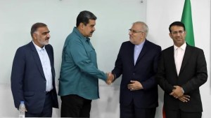 Iranian oil minister meets Venezuela’s President Maduro in Caracas