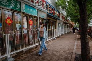 China detecta 77 nuevos casos de Covid, 54 por contagio local