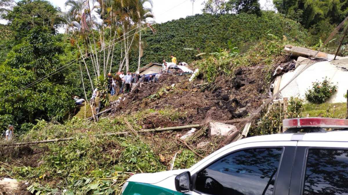 “No tuvimos tiempo de nada”: desgarrador relato de profesora tras derrumbe sobre una escuela en Antioquia