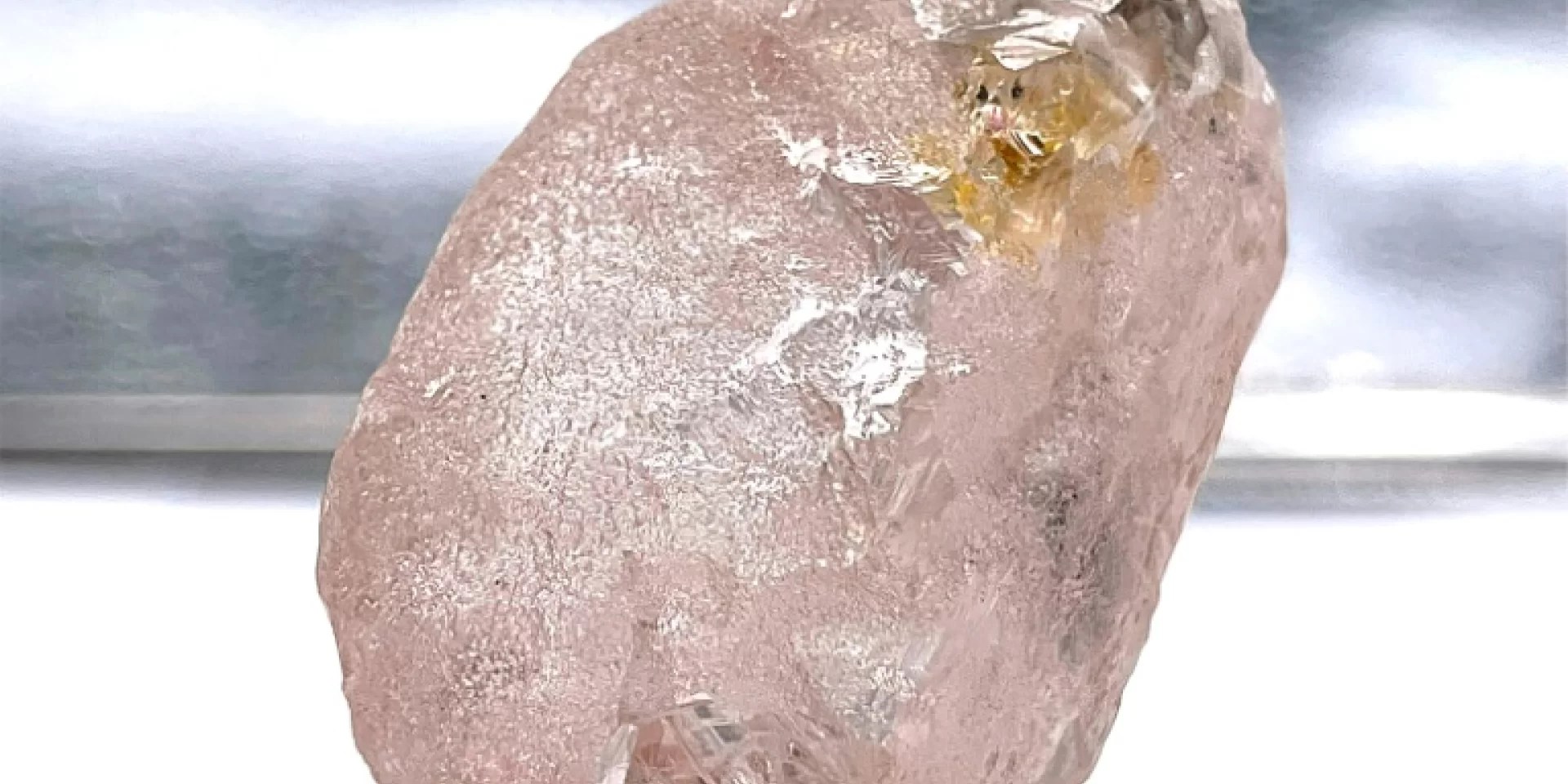 Hallan en Angola uno de los mayores diamantes rosas de los últimos 300 años