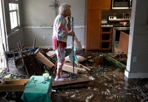 Varias zonas de Florida quedaron “devastadas” tras el paso del huracán Ian (FOTOS)