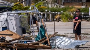 “La gente busca sus barcos en las calles”: cómo la afluente Fort Myers fue arrasada por el huracán Ian