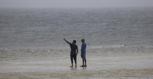 Huracán Ian causa “catastróficos” vientos, marejadas e inundaciones en Florida