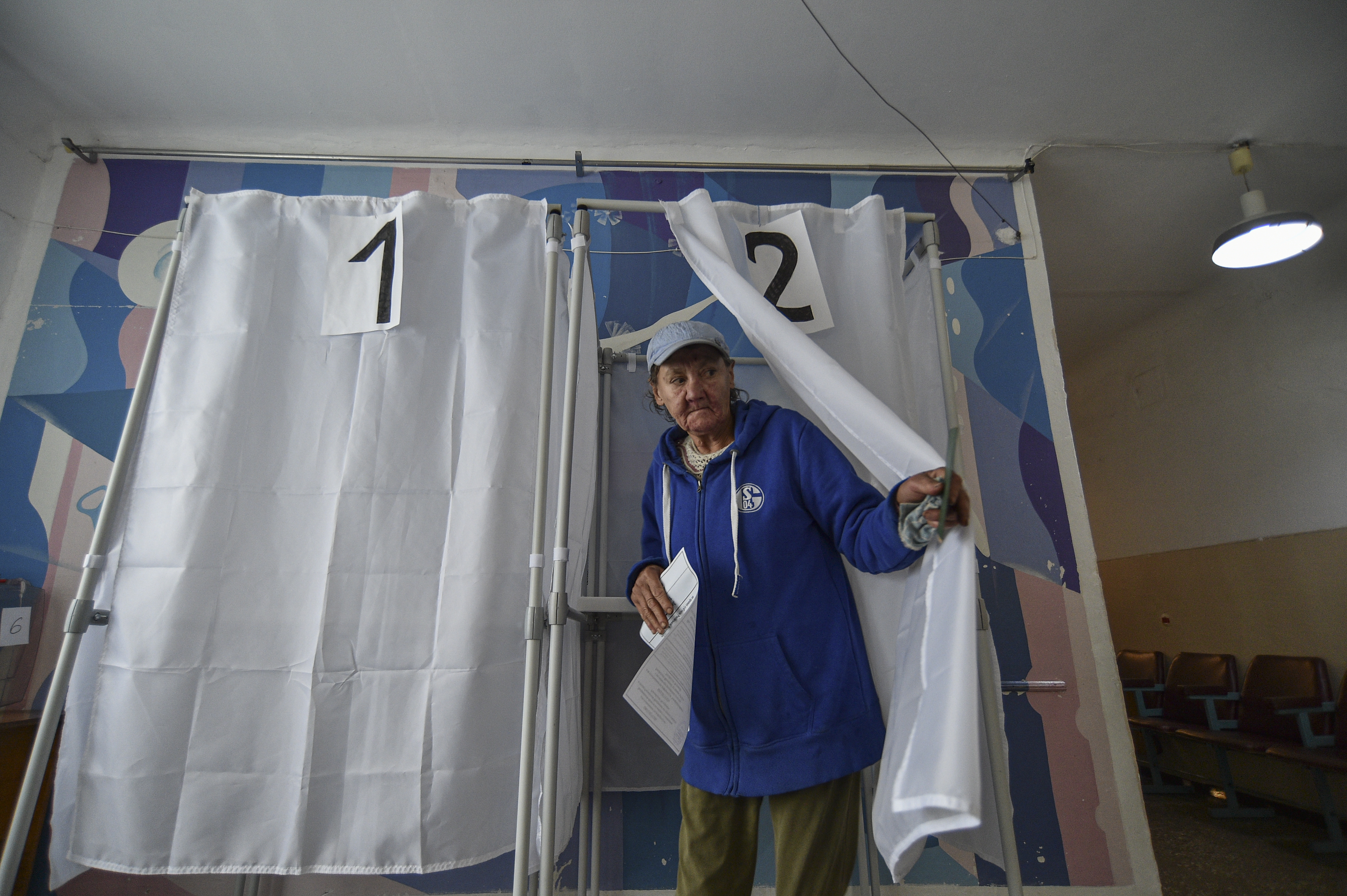 Más del 97 % apoya la anexión a Rusia en los referendos en Ucrania, según los primeros resultados