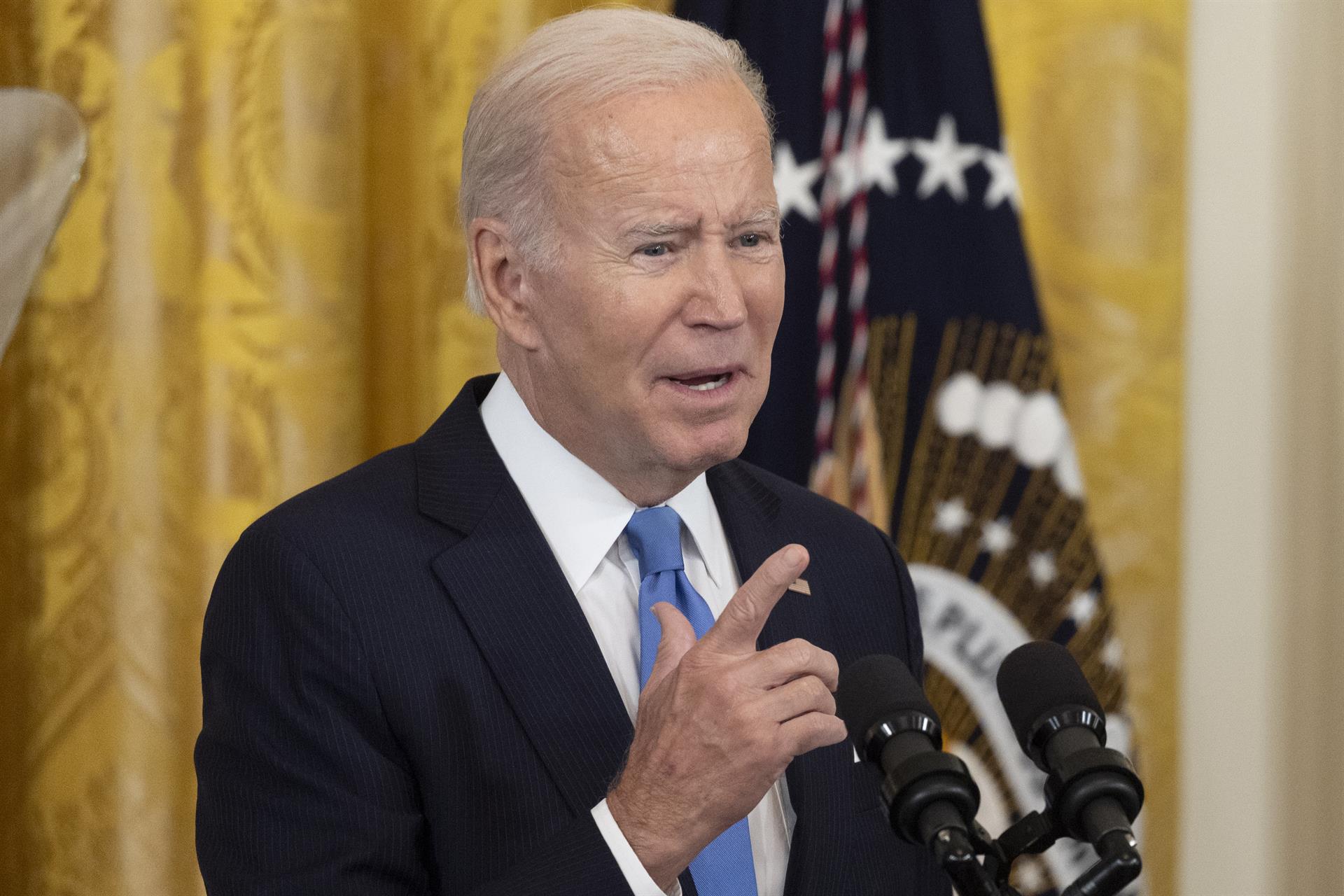 Biden admite que costará años revertir el desastre provocado por el Huracán Ian