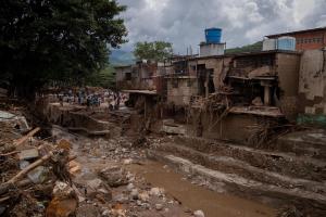 Más de 700 viviendas quedaron destruidas tras deslave en Las Tejerías