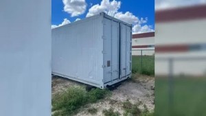 Sheriff de Texas almacena en contenedor refrigerado cuerpos de inmigrantes que murieron cruzando la frontera