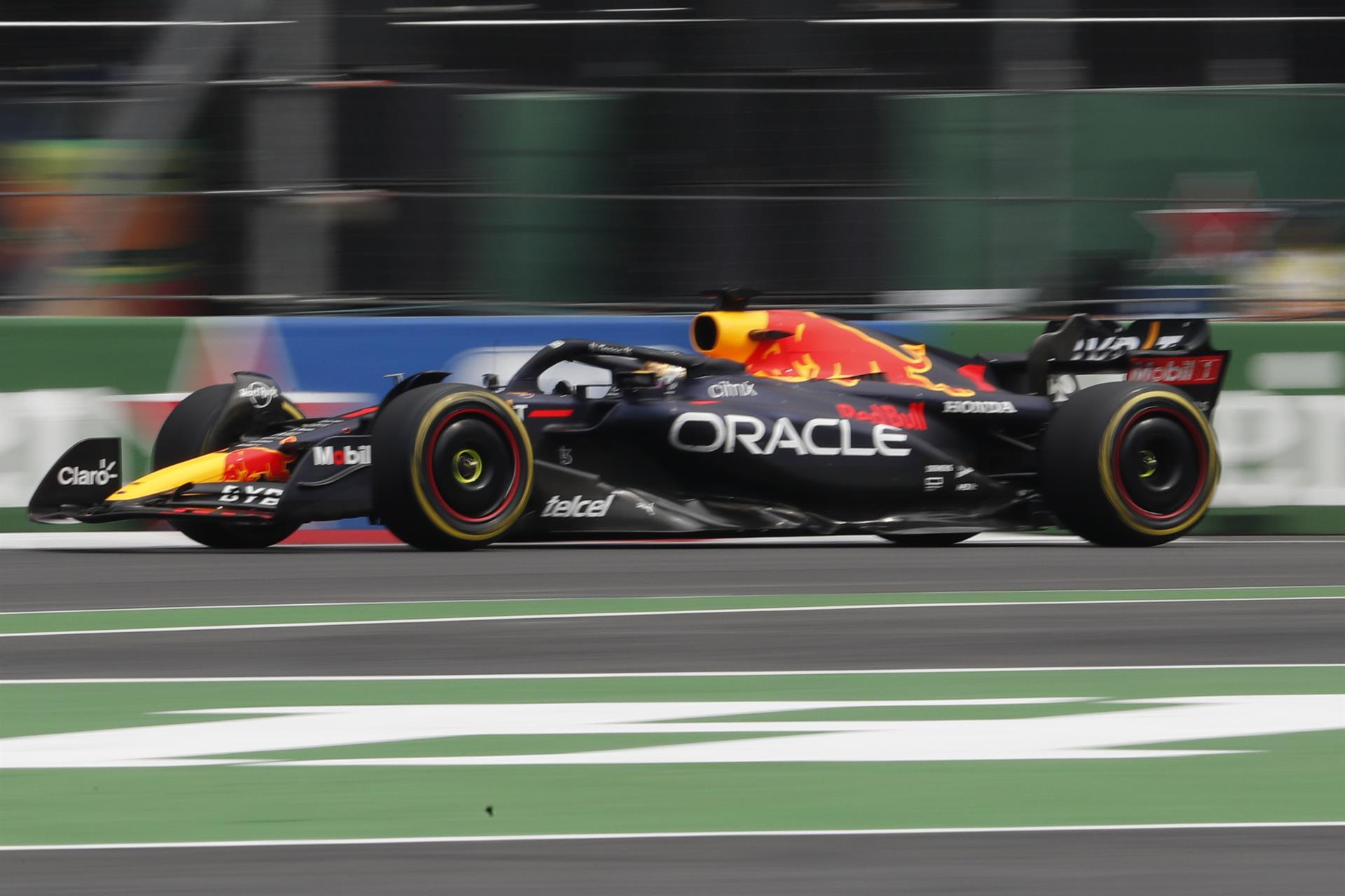 Verstappen ganó el GP de México y completó 14 triunfos en una temporada
