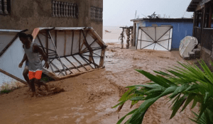 EN FOTOS: Así se encuentra Chichiriviche de la Costa en La Guaira tras desbordamiento de quebradas