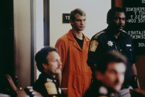 Espeluznante: La urna de Jeffrey Dahmer que contenía los restos del infame asesino en serie está a la venta