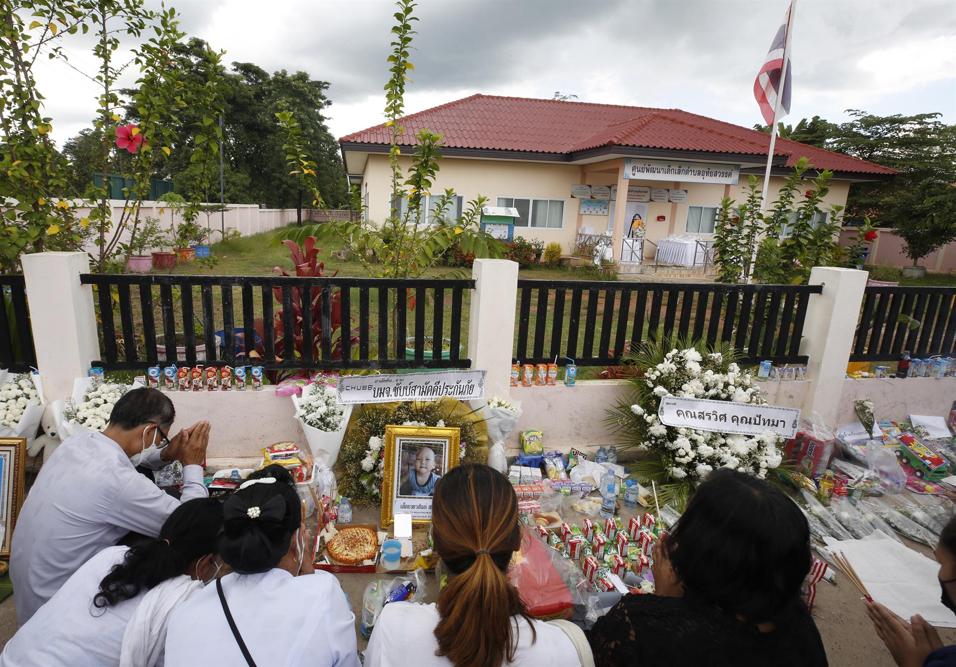 Tailandia despide a las víctimas de la matanza en la guardería