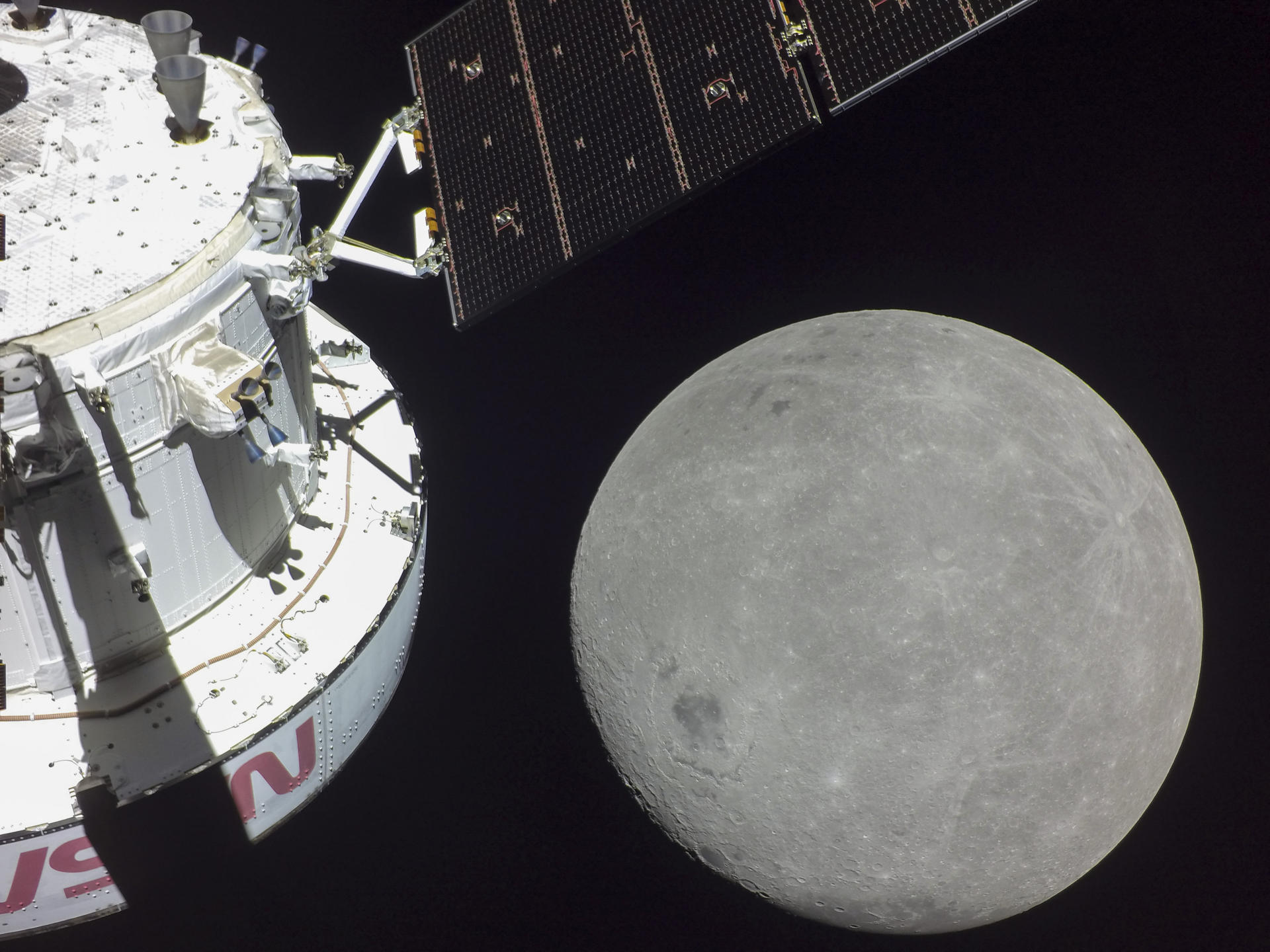 Orión rompe récord de Apolo 13 y se ubica a más de 400 mil km de la Tierra