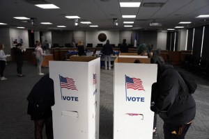 Los 50 estados votan ya en las elecciones legislativas estadounidenses