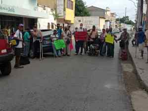 Gobernación chavista de Sucre deja “con los crespos hechos” a discapacitados que piden ayuda (VIDEOS)