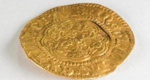 Amateur encontró una extraña moneda de oro de 600 años de antigüedad