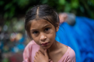 Desgarradora historia de una pequeña venezolana que se le perdió a su mamá en el Darién
