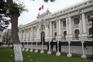 Congreso de Perú se abrió a la posibilidad de adelantar elecciones para 2023