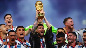 La millonaria cifra que ofrecieron por la túnica que utilizó Lionel Messi para levantar la Copa del Mundo
