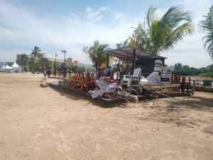 Comerciantes de las playas de Lechería quedaron “en el aire” por el derrame de crudo