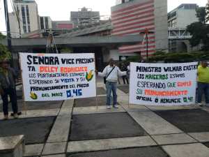 “Nos sentimos olvidados”: Productores protestan en Caracas y exigen al chavismo que cumpla con sus propuestas