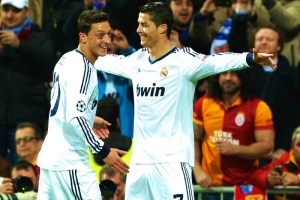 “Todos deberían mostrar más respeto”: Mesut Özil salió en defensa de Cristiano Ronaldo