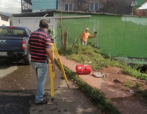 Ruptura de tubería de cloacas y fugas en acueducto causan daños en terrenos y viviendas de Táriba