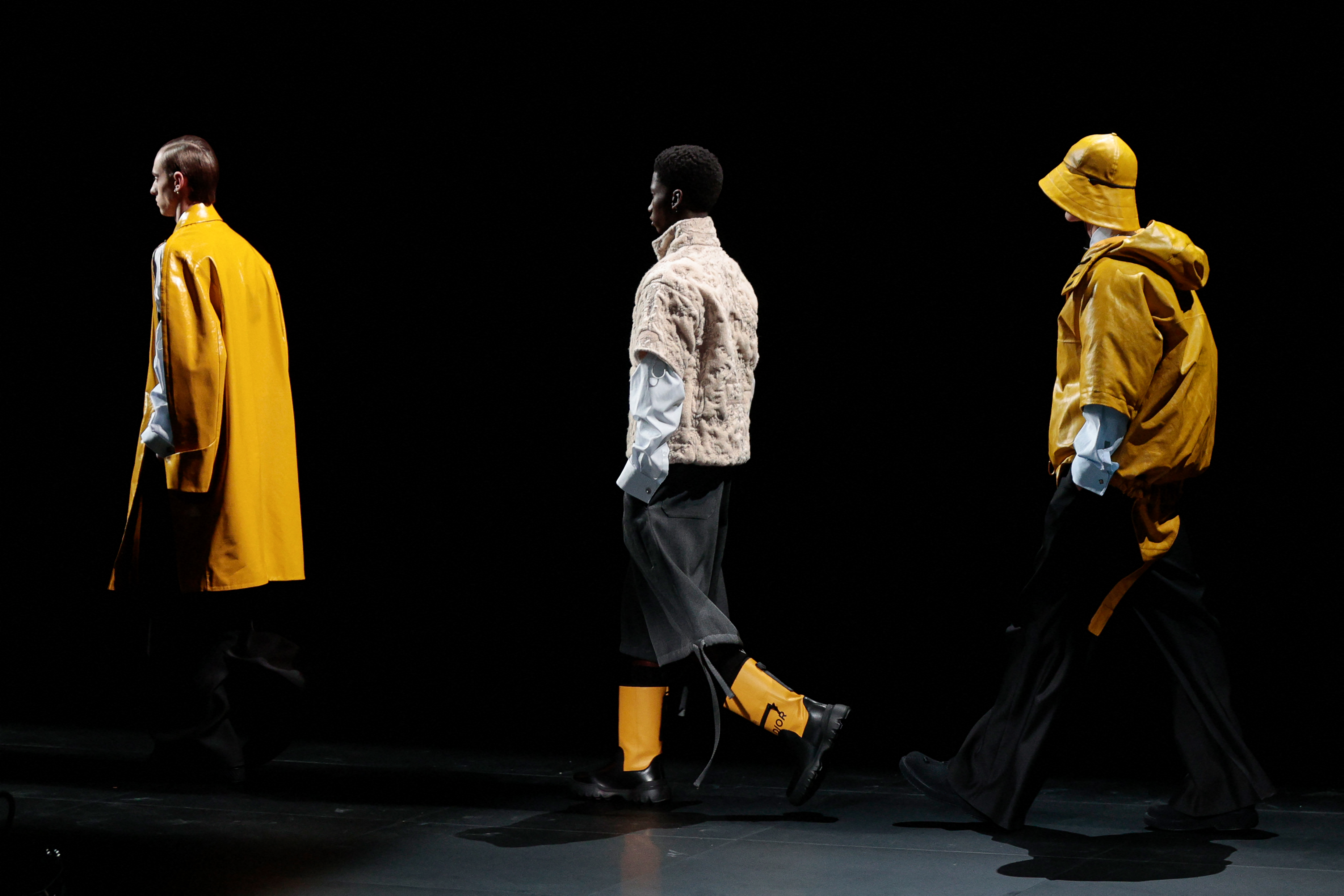 En FOTOS: Dior presentó a un hombre tranquilo en medio de la tormenta en nueva colección