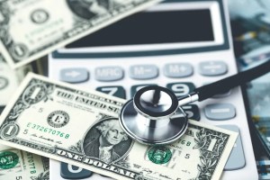 Cuánto dinero deberías tener ahorrado para hacer frente a una emergencia médica en EEUU