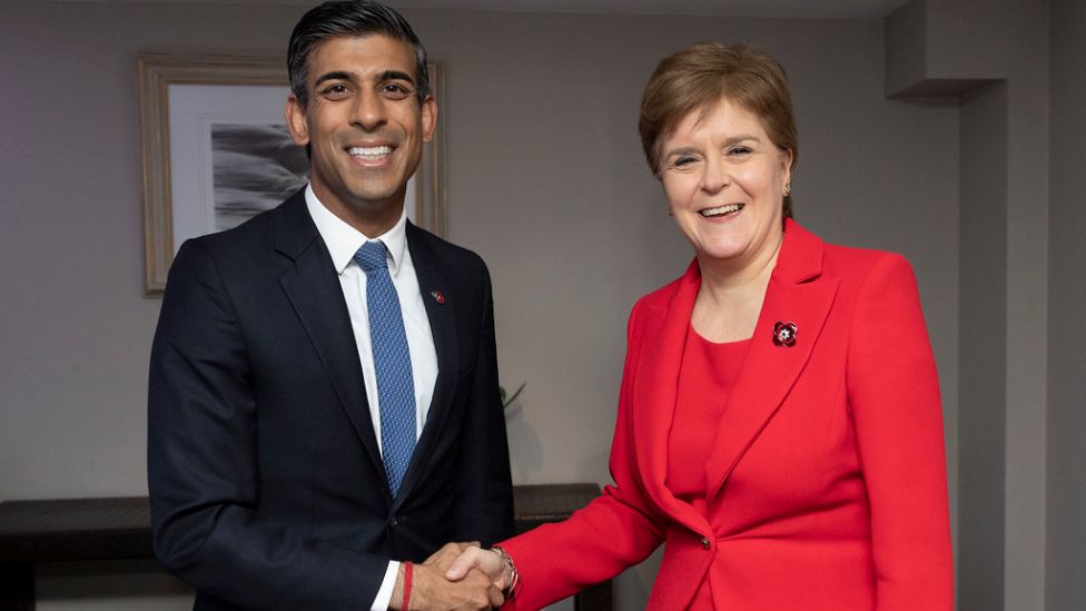 Sunak agradece a Sturgeon por sus años de servicio a Escocia