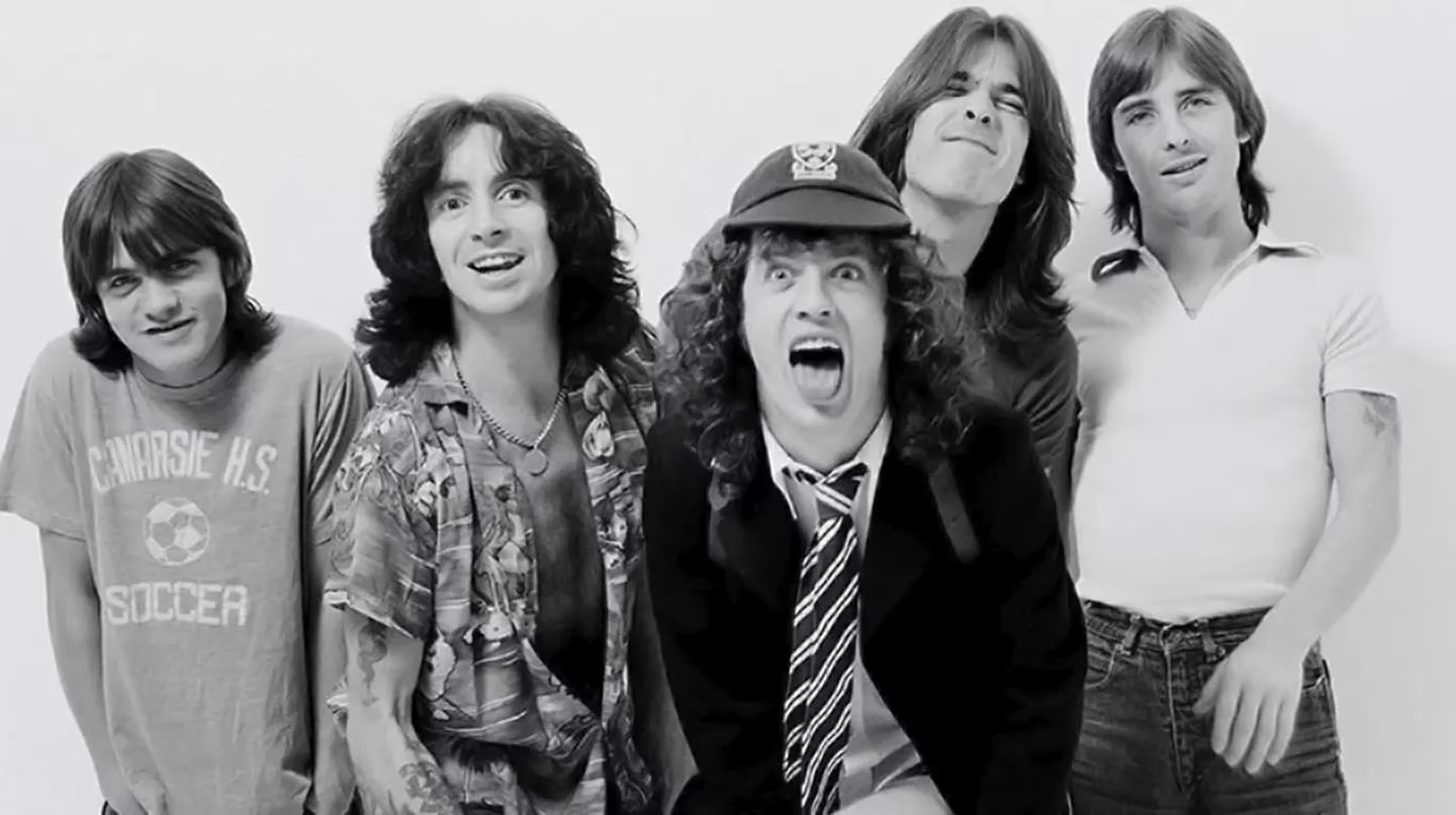 A 43 años de la misteriosa muerte de Bon Scott: el enigma que sigue vigente sobre el cantante de AC/DC