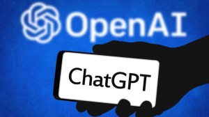 ChatGPT, un negocio peligroso: más empresas lo ofrecen a los usuarios, pero lo prohíben a sus empleados