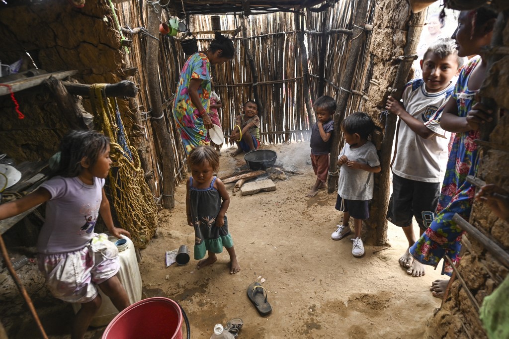 Hambre y sed: la vida corta de niños indígenas en un desierto de Colombia (Fotos)