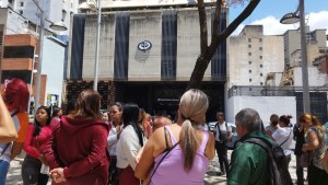 Familiares de Nazareth Marín protestan al frente del Ministerio Público para exigir justicia