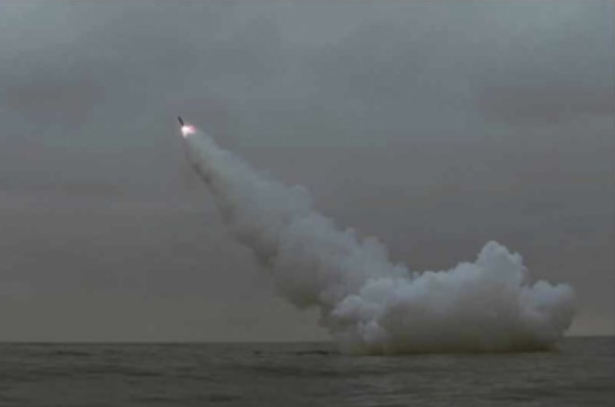 Corea del Norte lanzó dos misiles crucero desde un submarino