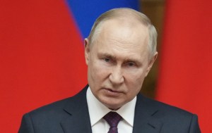 Putin firma ley que concede el estatus de veteranos de guerra a mercenarios