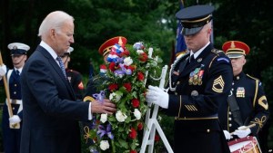 Biden por el Día de los Caídos: EEUU nunca debe olvidar el precio pagado por sus muertos en la guerra
