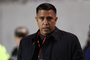 César Farías criticó a hinchas del Aucas por insultar a uno de sus jugadores