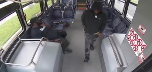 Imágenes sensibles: El salvaje tiroteo que se desató dentro de autobús en movimiento en Carolina del Norte