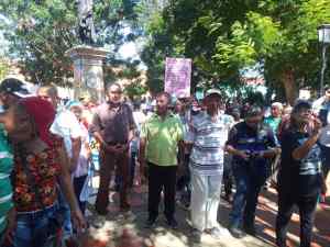 Día del Adulto Mayor transcurrió con protestas en Falcón: “Estamos pasando hambre y desidia”