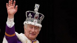 El rey Carlos III sale del hospital tras haber sido operado de la próstata