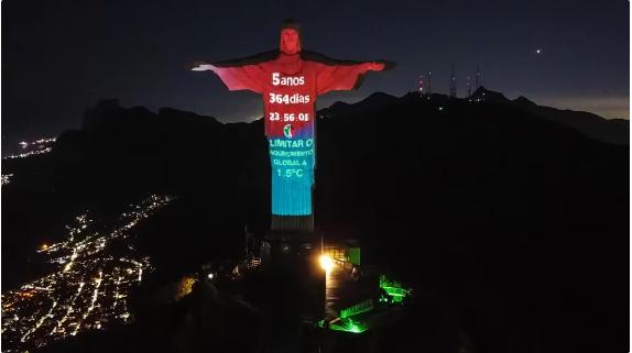 Menos de seis años para salvar el planeta: el mensaje del Reloj Climático que se iluminó en el Cristo Redentor de Brasil