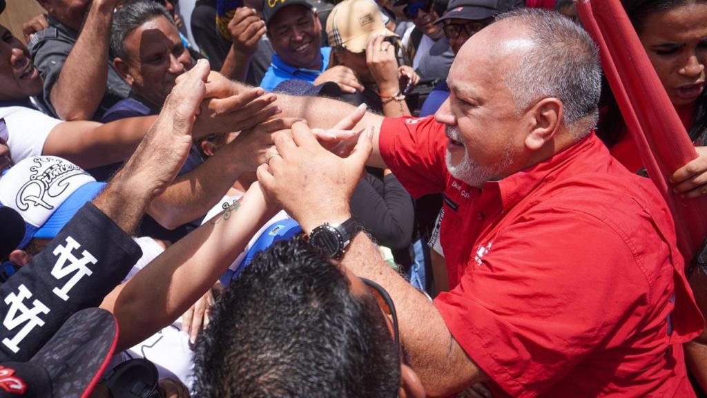VIDEO: así se vio desde arriba la marchita de trabajadores obligados que convocó Diosdado en Maiquetía