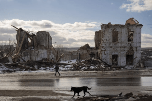 Kupiansk: la lucha entre Ucrania y Rusia por el control de una ciudad clave en el frente nororiental
