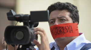 Dos medios locales en Colombia cierran sus noticieros ante graves amenazas de bandas criminales