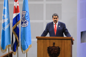 Maduro coqueteó desde Cuba con la idea de regular a las redes sociales