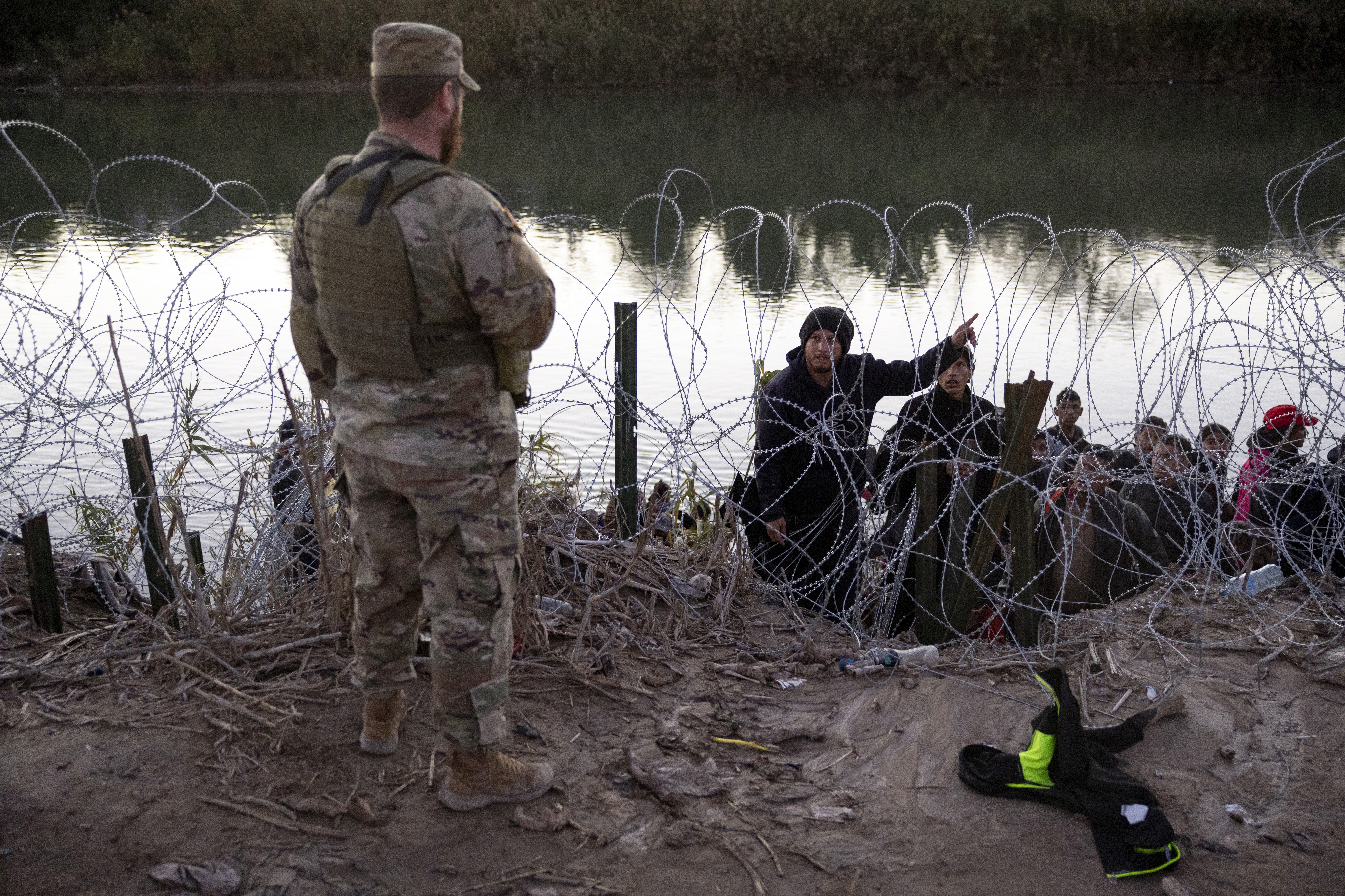 Texas impidió acceso de la Patrulla Fronteriza a un punto de ingreso de migrantes