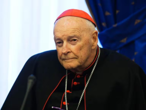 Un juez de EEUU suspendió juicio por abuso sexual contra el ex cardenal Theodore McCarrick