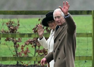 El rey Carlos III fue visto en público por primera vez desde su diagnóstico de cáncer (Fotos)