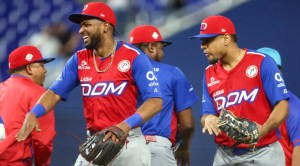 República Dominicana venció a Puerto Rico en un juego cargado de emociones, jonrones y mucha fiesta