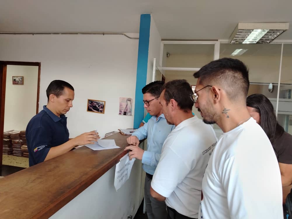 Trabajadores en Mérida entregaron documento en la Inspectoría del Trabajo para exigir un salario justo